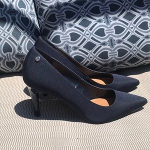 NWOT Calvin Klein Navy Blue Pumps